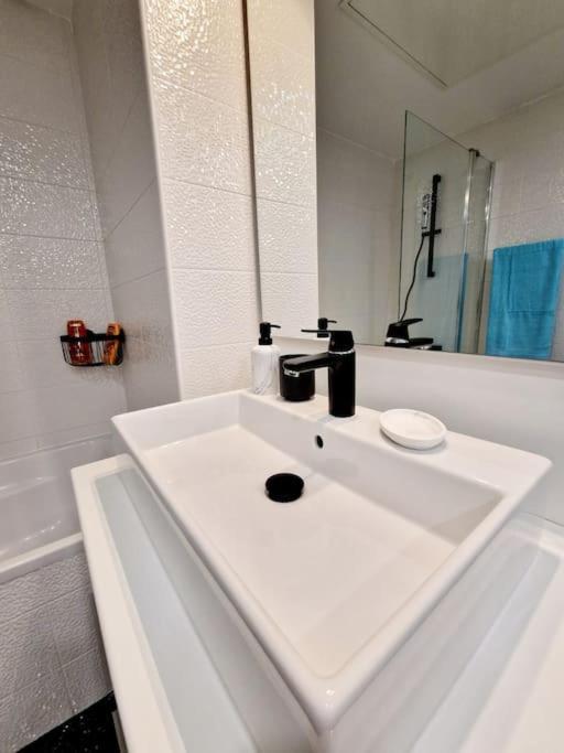 Prado Plage David - Stade Velodrome - Parc Chanot - Luxury Apartment By The Sea Marseille Ngoại thất bức ảnh
